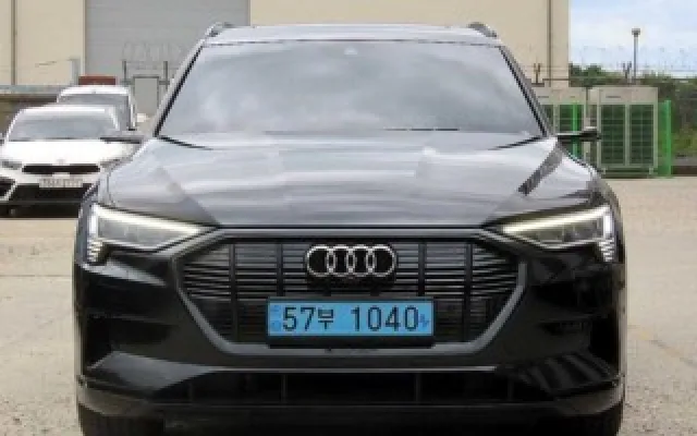 신불중고차 e-트론 55 콰트로 매물 사진 4 - 2023/03 42,152km